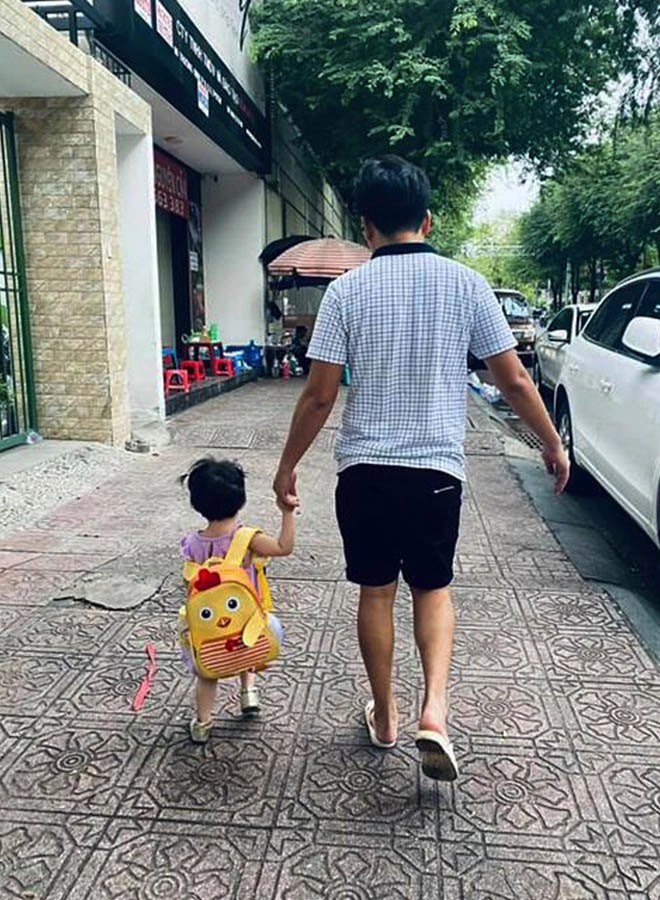 Con gái trường giang nhã phương lộ mặt sau 2 năm giấu kín nhan sắc ái nữ đáng chú ý - 5
