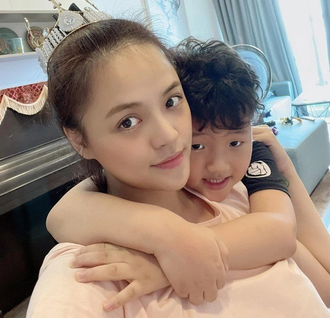 Con trai dv thu quỳnh hương vị tình thân lớn lênkhông giống bố mà giống cậu ruột - 7