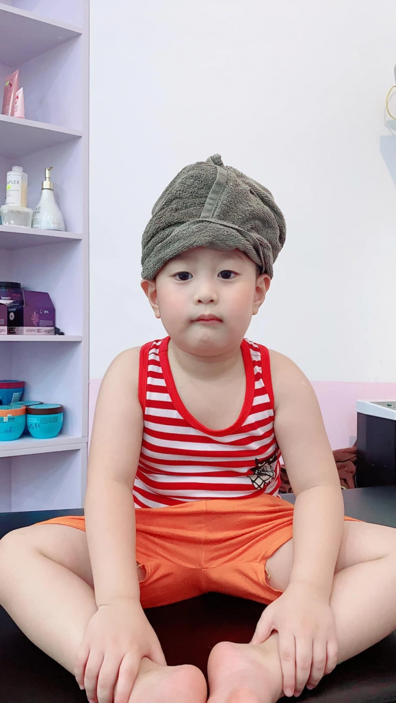Con trai lớn bụ bẫm đẹp trai giống bố việt anh khen nức nở vợ cũ thẳng thắn đáp trả - 4