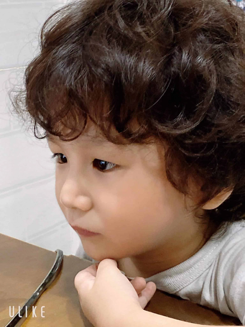 Đứa trẻ lâm khánh chi tốn 1 tỷ nhờ người đẻ hộ càng lớn càng đẹp toàn dùng đồ hiệu - 4