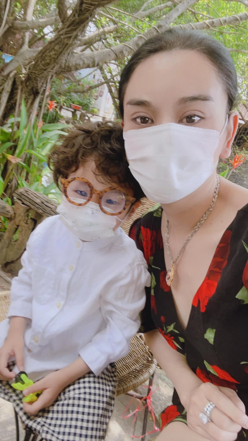 Đứa trẻ lâm khánh chi tốn 1 tỷ nhờ người đẻ hộ càng lớn càng đẹp toàn dùng đồ hiệu - 7