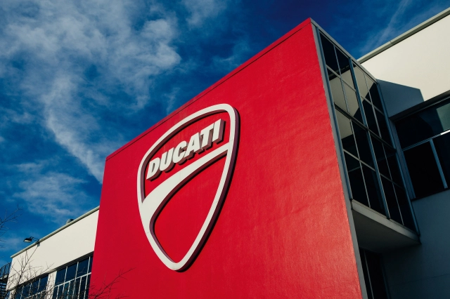 Ducati kết thúc năm 2020 đầy thử thách với doanh số bán hàng tăng cao trên toàn cầu - 1