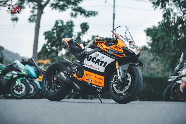 Ducati panigale v4 s độ chỉnh chu với màu sắc hoàn toàn mới - 3