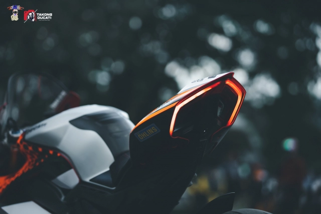 Ducati panigale v4 s độ chỉnh chu với màu sắc hoàn toàn mới - 8