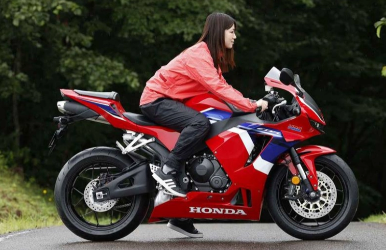 Honda cbr600rr 2021 được tiết lộ ảnh chi tiết - 1