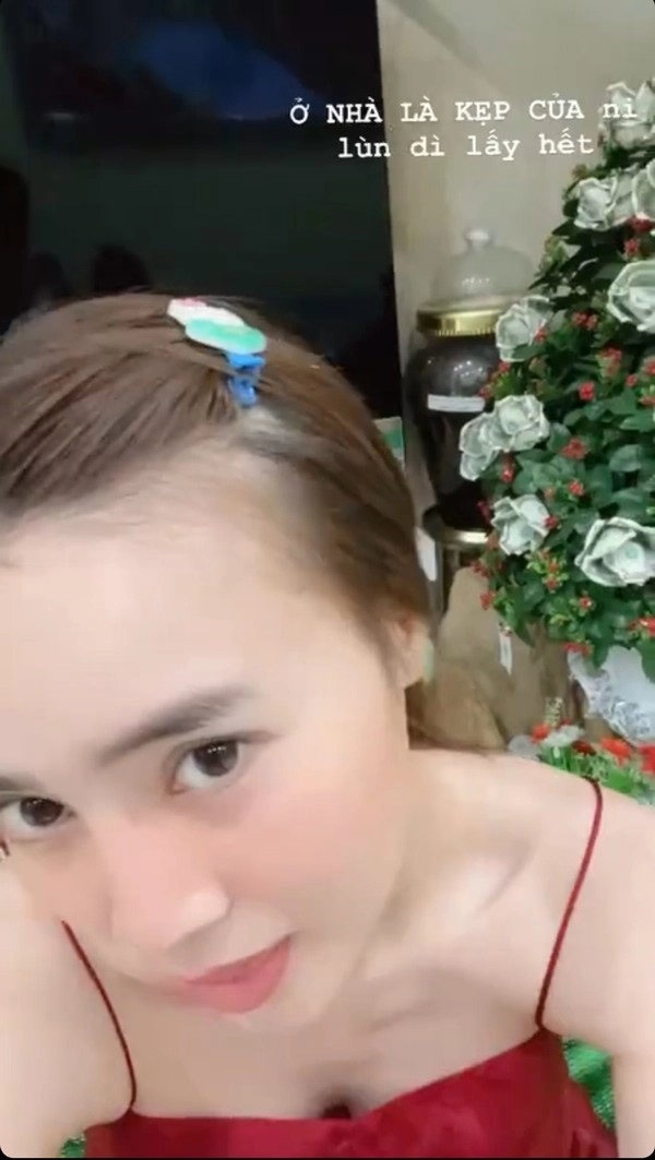 Làm điệu bằng phụ kiện của cháu gái nhan sắc lan ngọc sẽ ra sao - 2