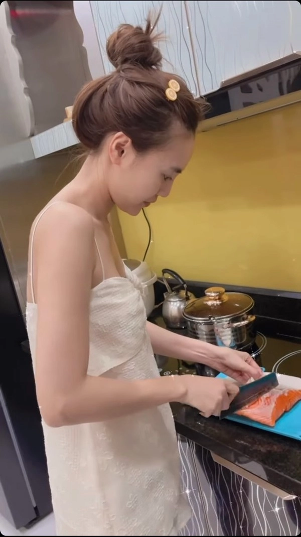 Làm điệu bằng phụ kiện của cháu gái nhan sắc lan ngọc sẽ ra sao - 6