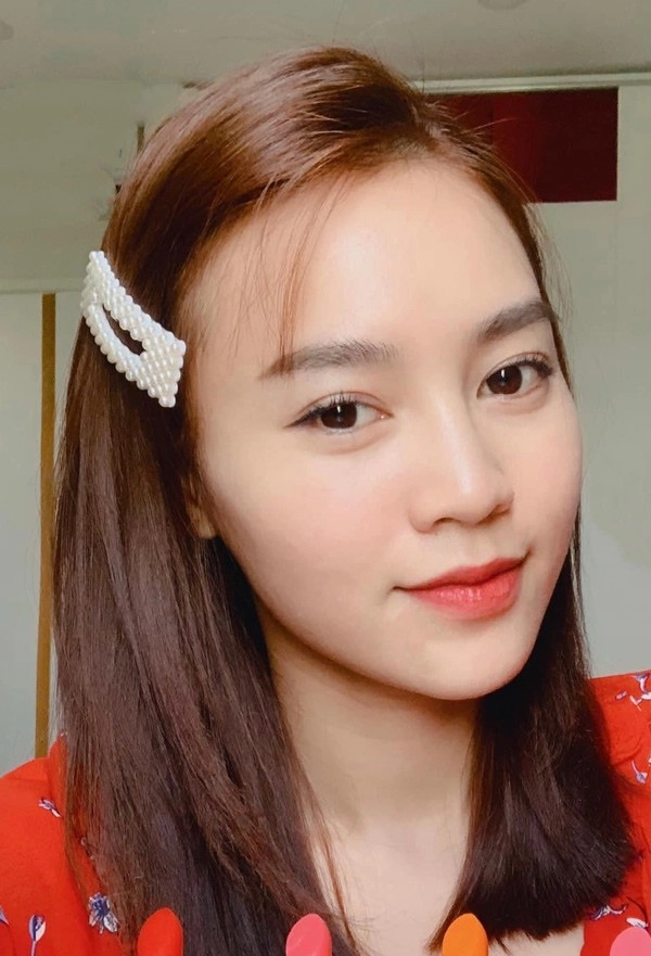 Làm điệu bằng phụ kiện của cháu gái nhan sắc lan ngọc sẽ ra sao - 10