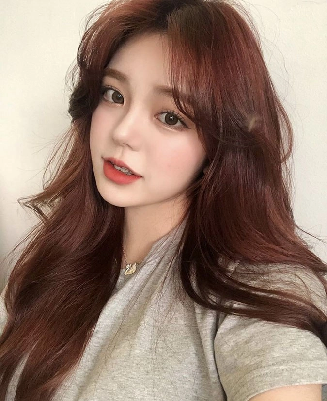Làm mới bản thân mùa hè này nàng không nên bỏ qua những màu tóc nâu hồng đầy ấn tượng - 4