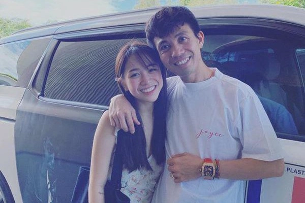 Me bim kho khan mua dich hoi xin sua con gai minh nhua qua nhan đuoc quá sướng - 1