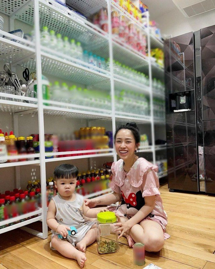 Me bim kho khan mua dich hoi xin sua con gai minh nhua qua nhan đuoc quá sướng - 2