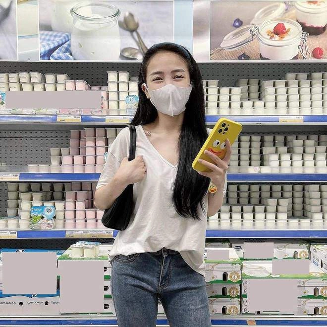 Me bim kho khan mua dich hoi xin sua con gai minh nhua qua nhan đuoc quá sướng - 12
