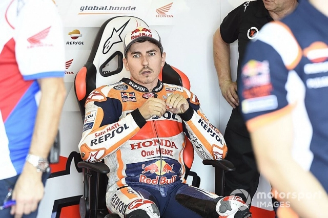 motogp 2019 honda sẽ chú trọng vào nhu cầu của lorenzo trong mùa giải 2020 - 1