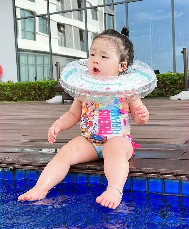 Pha lê tức giận vì giúp việc lơ là khiến con gái suýt gặp nguy hiểm - 2