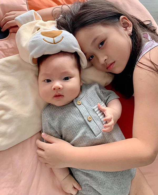 Phan đinh tùng u50 cưới vợ kém 12 tuổi xinh như hoa hậu con gái 8 tuổi đẹp hệt mẹ - 11