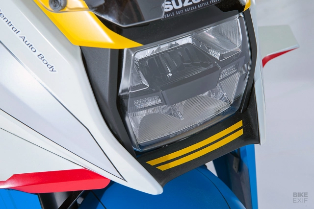 Suzuki katana 1000r độ ấn tượng theo phong cách thập niên 80 - 4