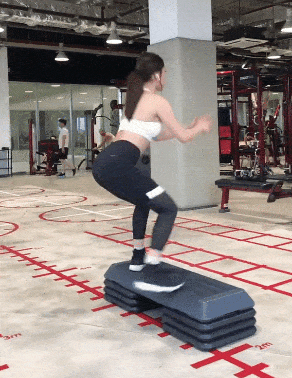 Tập cùng sao chăm diện shorts ai cũng bất ngờ với bí quyết đôi chân thon của phượng chanel - 7