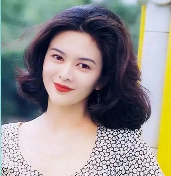 Từ mỹ nhân tvb triệu người theo đuổi quan chi lâm cập kê tuổi 60 lại bị chê tơi bời - 1