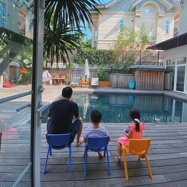 Xuất thân hào môn con gái tăng thanh hà đặng thu thảo mặc cùng một bộ đồ giá mềm - 6