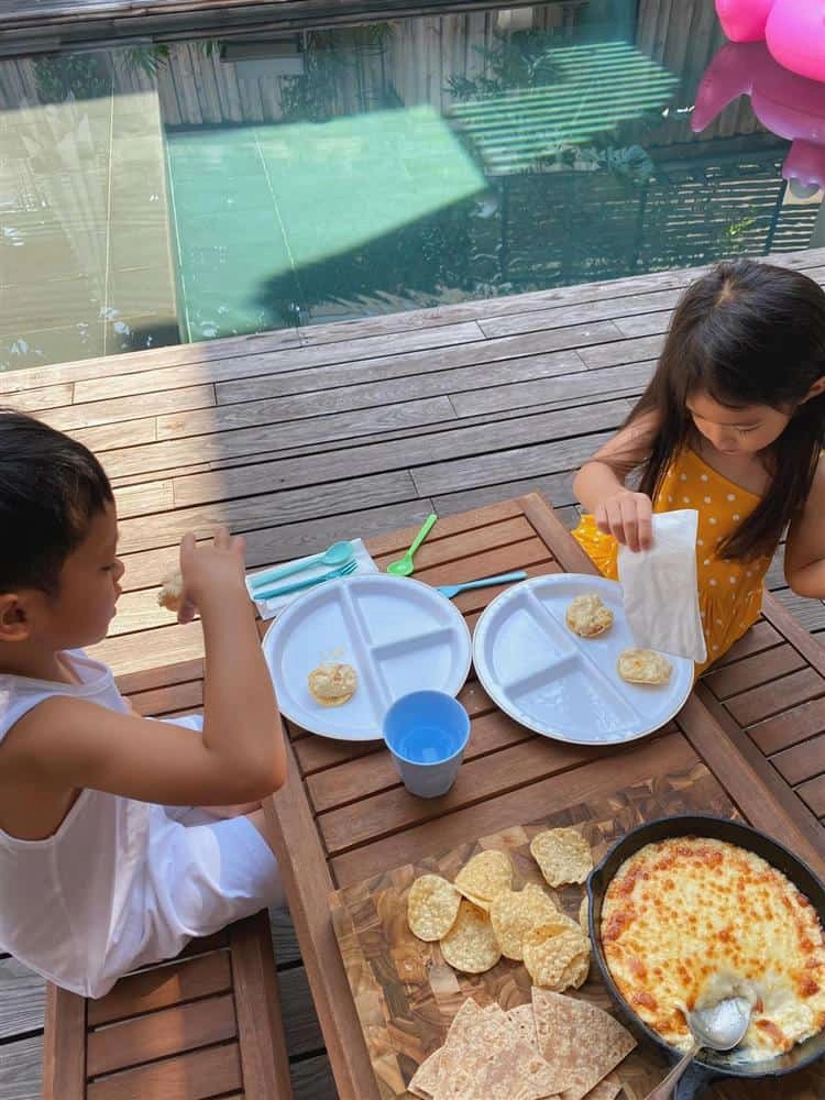 Xuất thân hào môn con gái tăng thanh hà đặng thu thảo mặc cùng một bộ đồ giá mềm - 8
