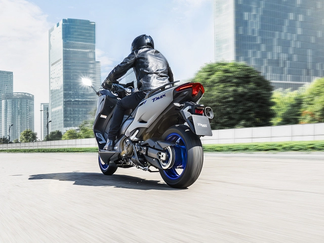 Yamaha tmax 560 cập bến việt nam đi kèm các công nghệ hiện đại - 7