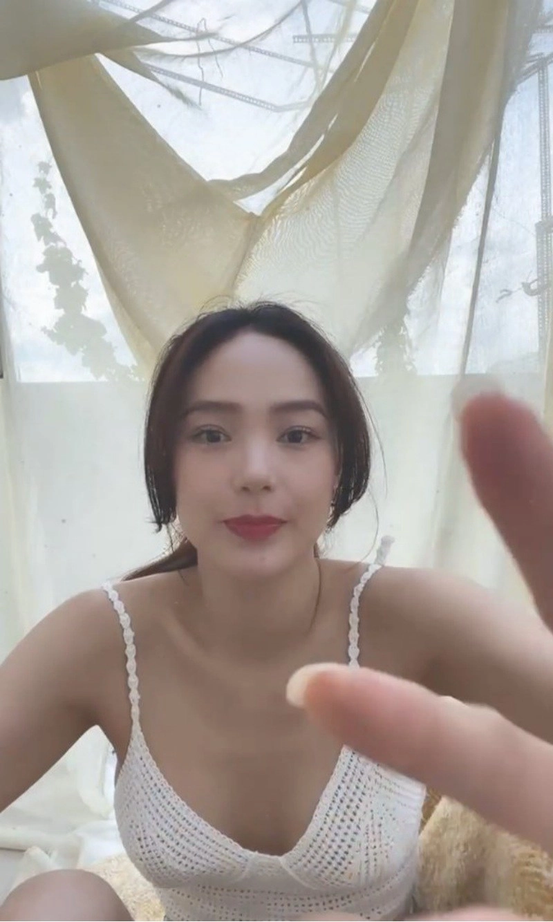 Đâu chỉ có chiếc cằm lúc ngắn lúc dài khuôn ngực minh hằng còn trồi sụt thất thường - 3