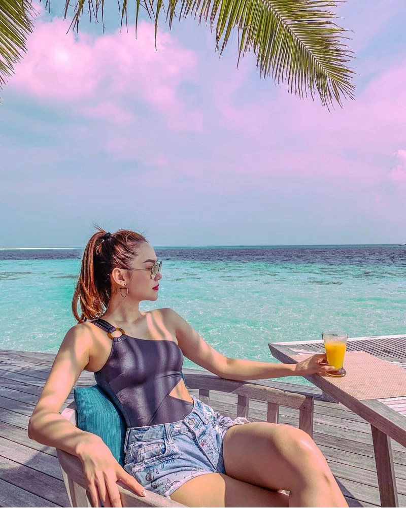Đâu chỉ có chiếc cằm lúc ngắn lúc dài khuôn ngực minh hằng còn trồi sụt thất thường - 9