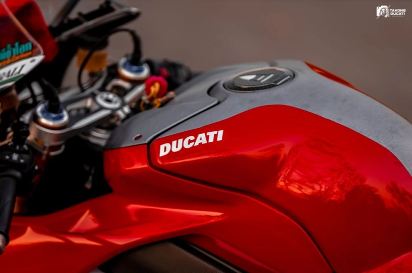Ducati paingale v4 s độ ấn tượng với phong cách của nicky hayden - 5