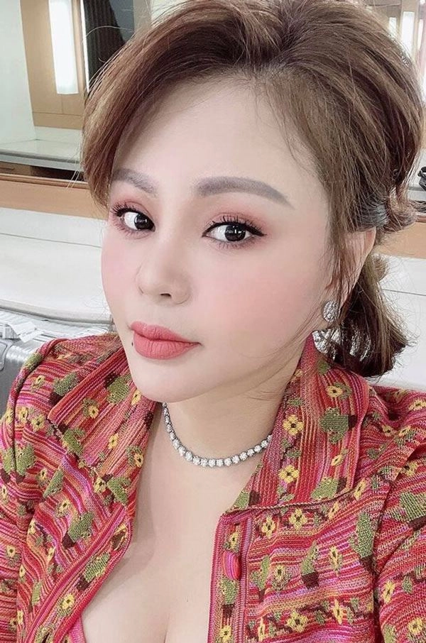 Dung nhan người chị thân thiết của trấn thành trước khi trở thành nữ hoàng dao kéo - 18