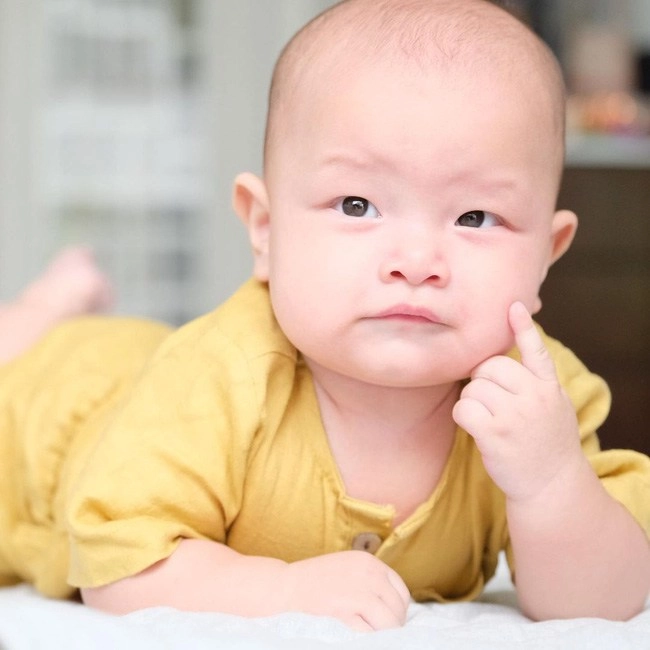 Hồ ngọc hà phân trần cho cặp song sinh quay quảng cáo từ bé và số tiền kiếm được - 9