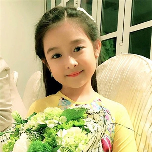 Hoa khôi nhí cần thơ thân thiết với con gái bà trùm hoa hậu thừa nhận định thi nhan sắc - 2