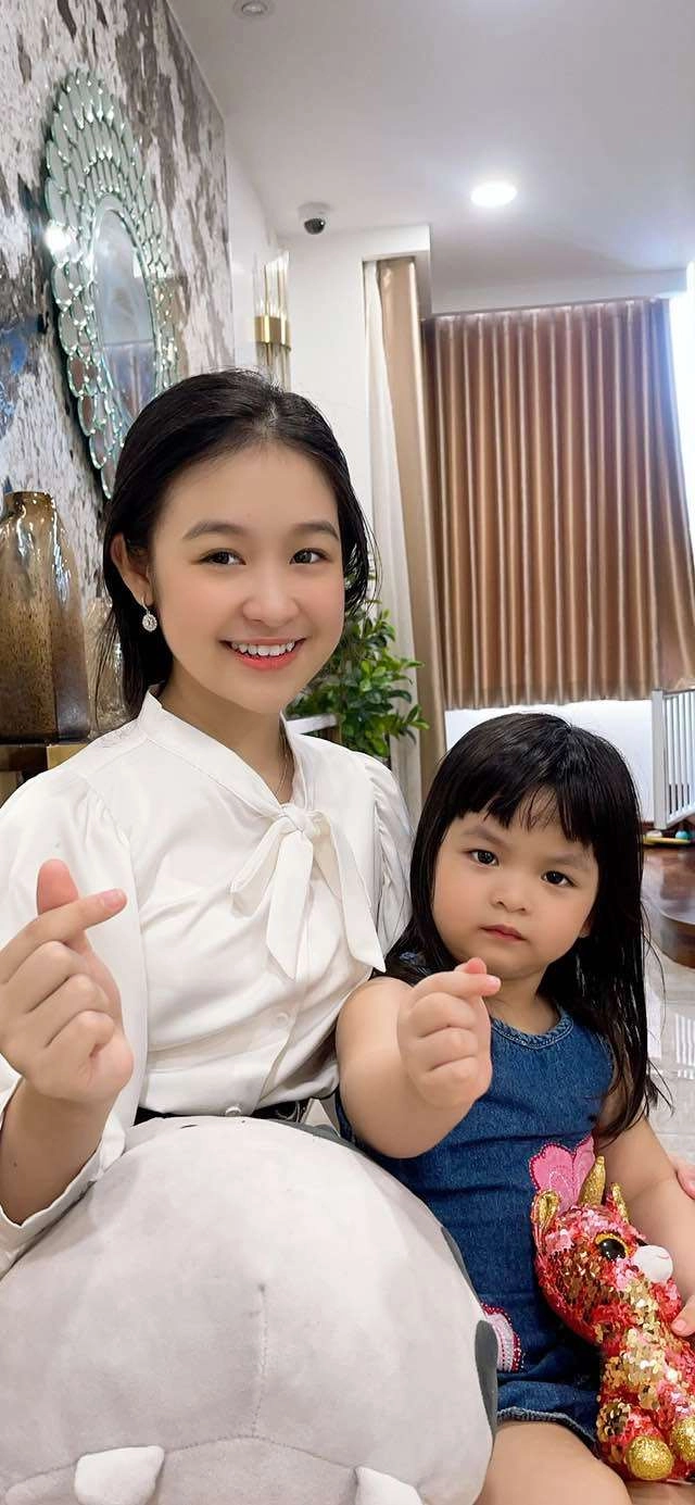 Hoa khôi nhí cần thơ thân thiết với con gái bà trùm hoa hậu thừa nhận định thi nhan sắc - 5