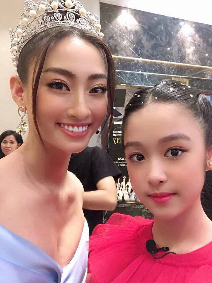 Hoa khôi nhí cần thơ thân thiết với con gái bà trùm hoa hậu thừa nhận định thi nhan sắc - 11