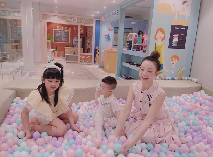 Huyền baby tiêm chích để trẻ như em bé gái 2 con vẫn là công chúa được chồng cưng chiều - 6