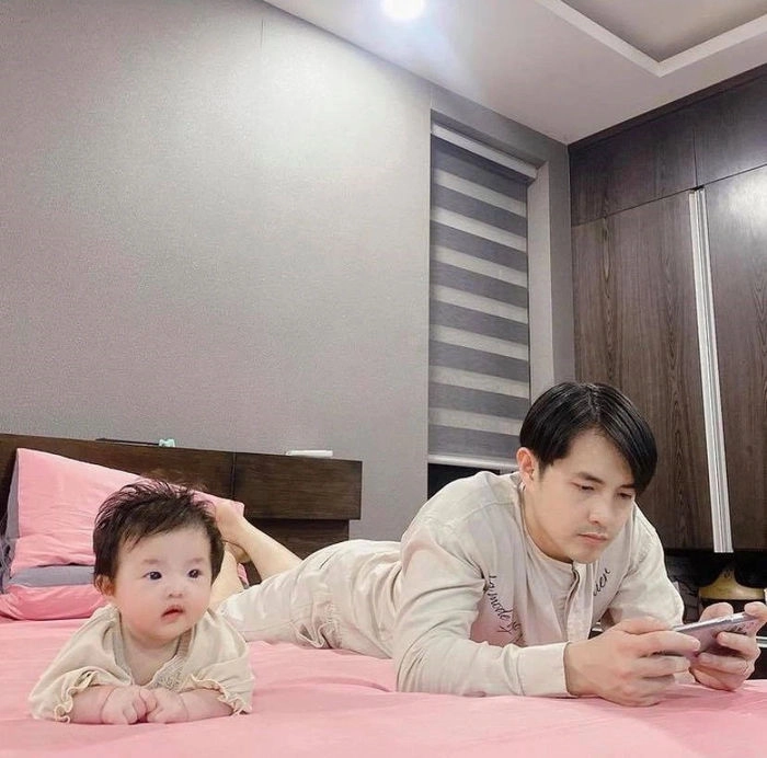 Khoảnh khắc bố nào con nấy siêu tình cảm của các sao nam việt ai nhìn cũng phải ghen tỵ - 12