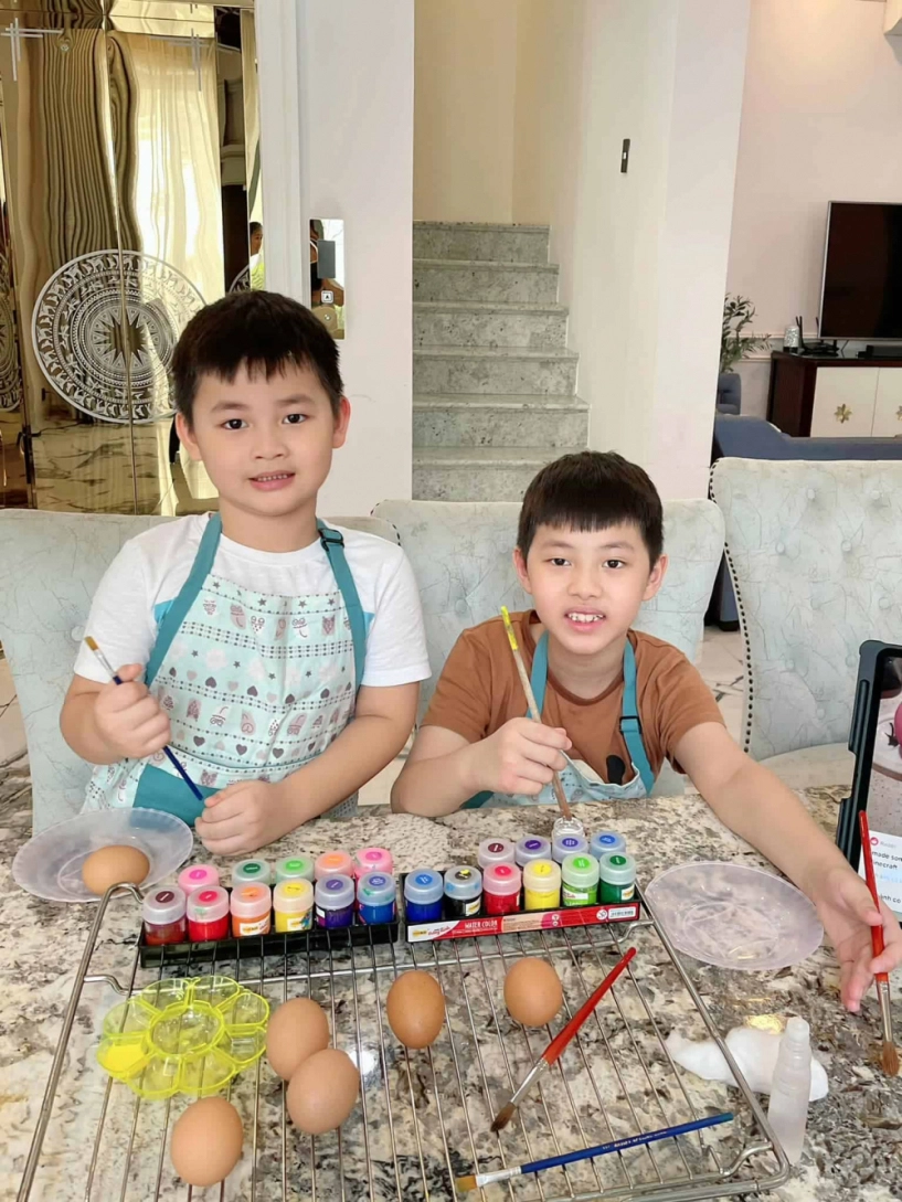 Khoảnh khắc ngọt rụng tim của cặp anh chị em nhà sao việt bố mẹ nhìn là muốn đẻ thêm - 20