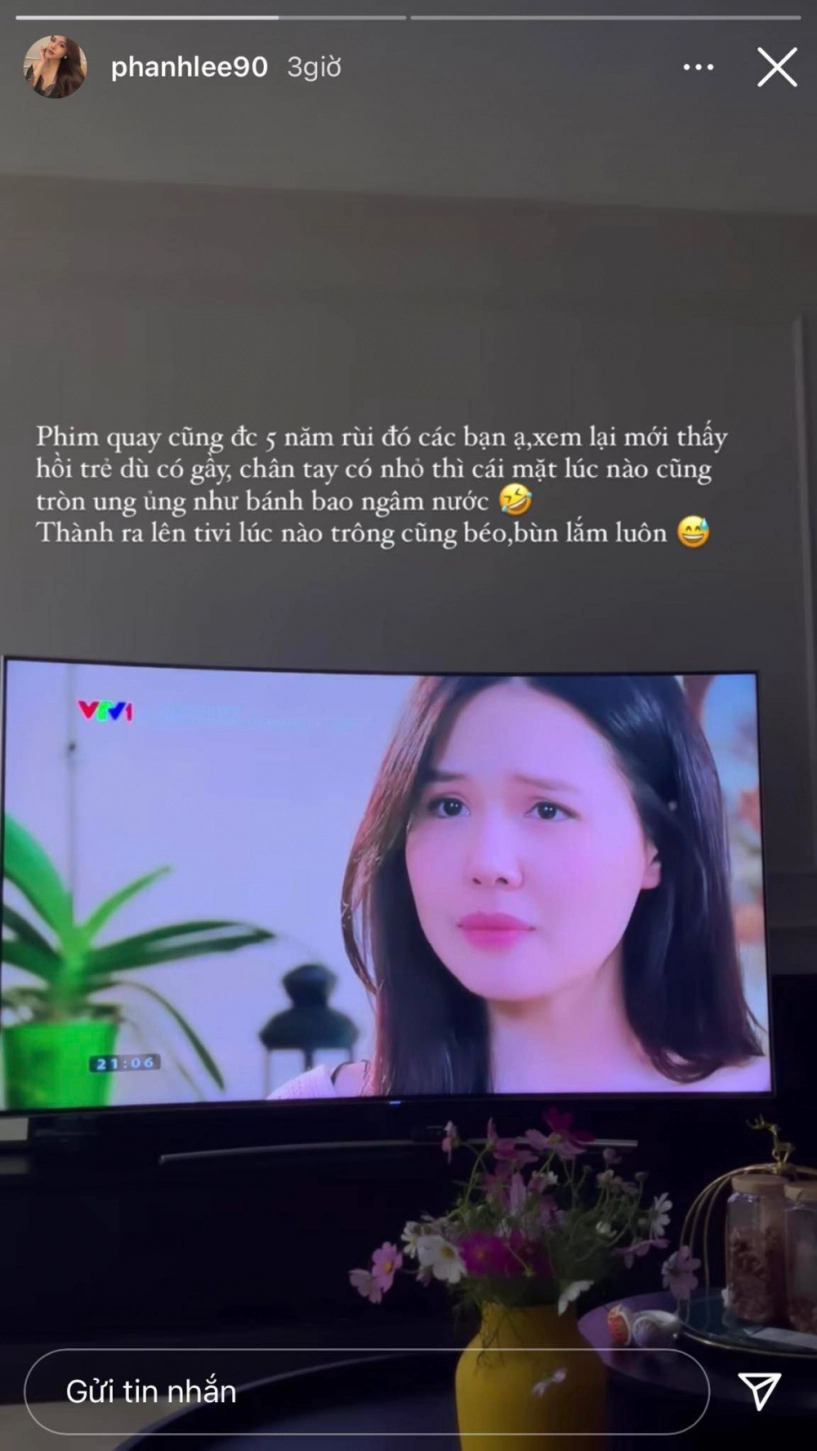 Max-cơ-va mùa thay lá phanh lee tay chân bé tí nhưng mặt tròn vành vạnh khác xa bây giờ - 1