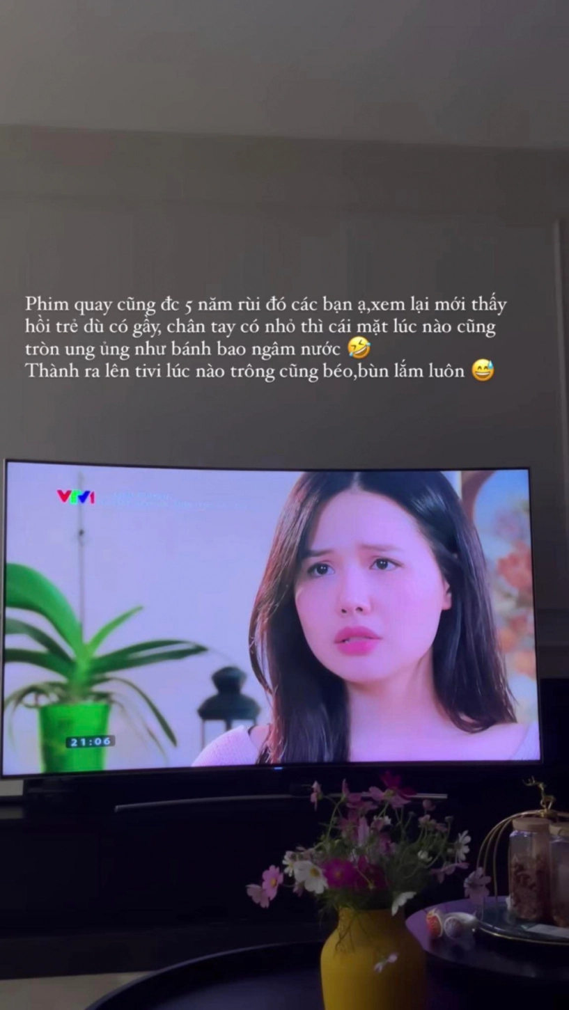 Max-cơ-va mùa thay lá phanh lee tay chân bé tí nhưng mặt tròn vành vạnh khác xa bây giờ - 2