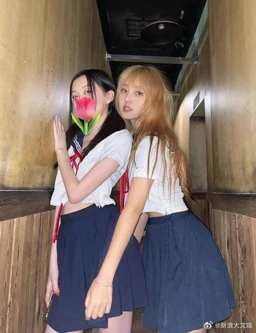 Nhận không ra con gái 15 tuổi của lý á bằng vì lối ăn mặc người lớn tạo dáng sexy - 8