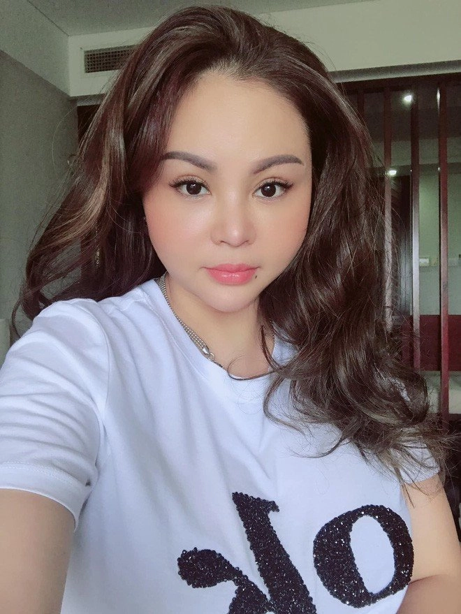 Níu tuổi xuân bằng 20 lần dao kéo lê giang vẫn khó tránh khỏi khuyết điểm làn da tuổi u50 - 7