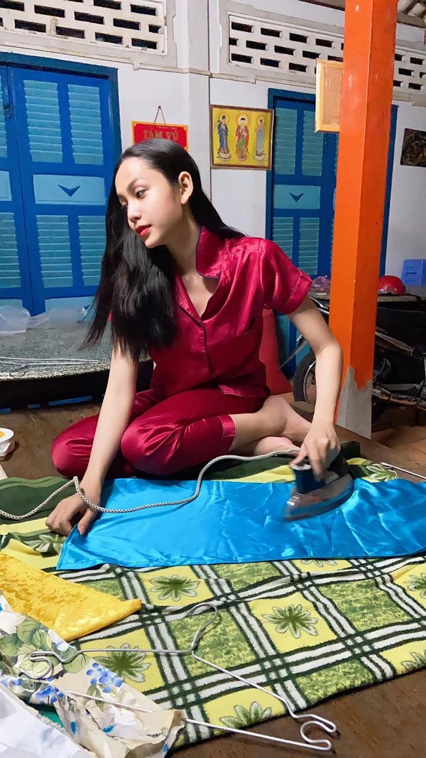 Thời trang chuẩn gái quê của á hậu chuyển giới đẹp nhất miền tây - 21