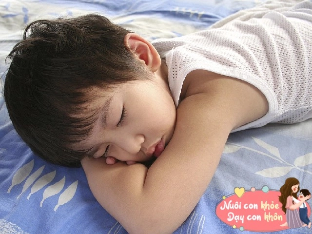 Trẻ quấy khóc không ngủ trưa mẹ dùng 6 mẹo nhỏ này con ngoan ngủ ngay lợi đủ đường - 9