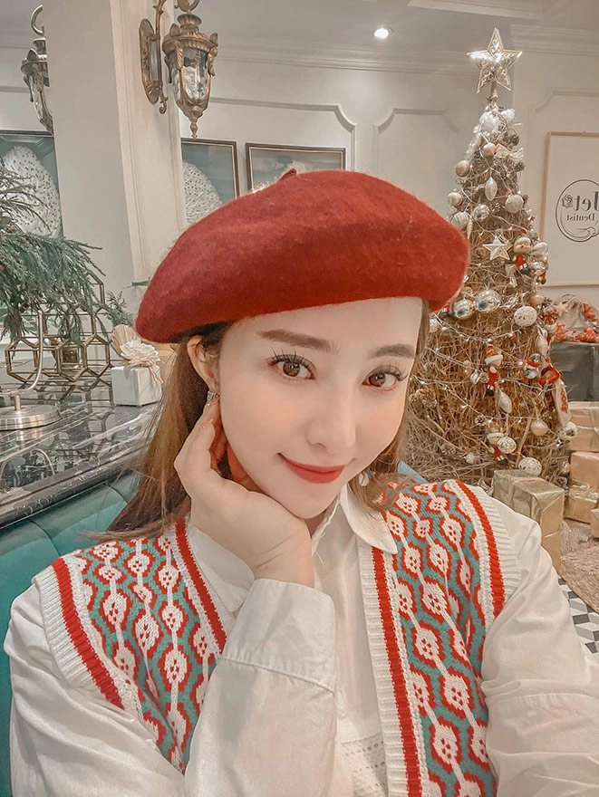 Trông lờ đờ khó tả trên livestream quỳnh nga vội phân trần vì lỡ tô điểm đôi mắt sai cách - 2