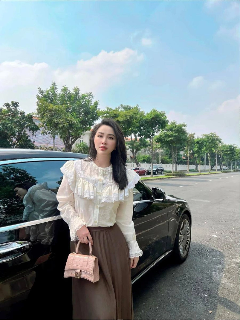Bảo thy lên đồ thả dáng bên xế hộp hé lộ điểm được chồng đại gia cưng - 3