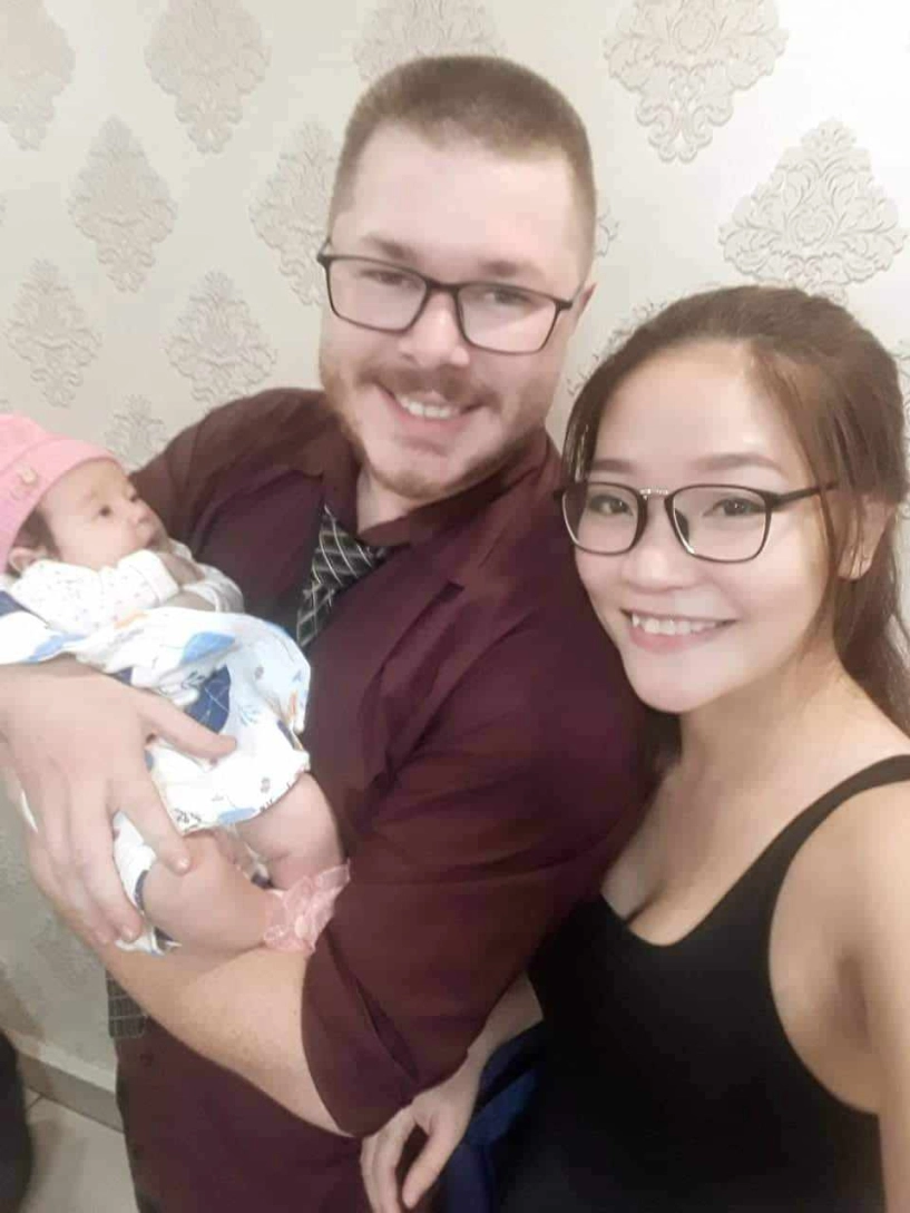 Bế con 2 tuổi theo chồng tây xuất ngoại cô gái khánh hoà sắp làm bà chủ ở canada - 3