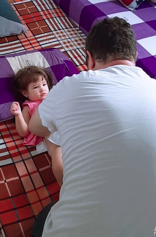 Bế con 2 tuổi theo chồng tây xuất ngoại cô gái khánh hoà sắp làm bà chủ ở canada - 5