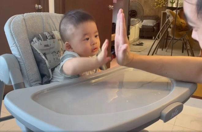 Bé trai được mai mối cho lisa giờ thông minh hồ ngọc hà liền khen hết lời - 1