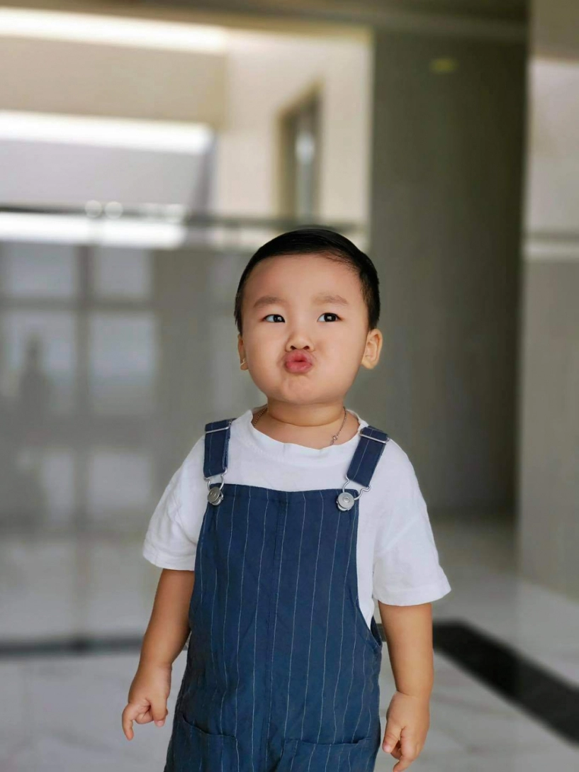 Bố đại gia long an mẹ hotgirl bắc ninh con trai hoà minzy nói giọng bắc miền tây ngọt lịm - 10