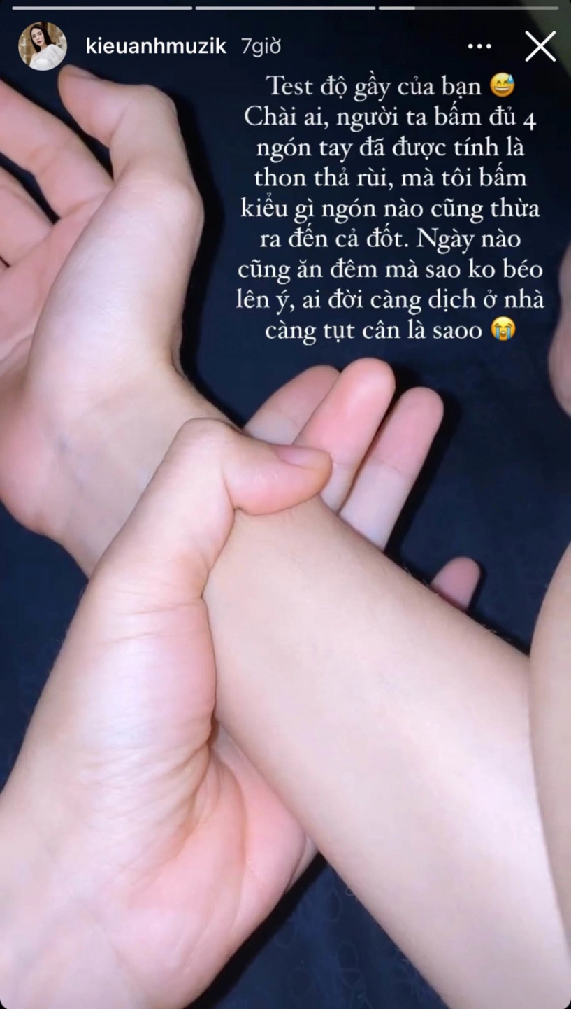 Ca nương kiều anh nắm cổ tay kiểm tra độ mi nhon chị em làm theo biết ngay mập ốm - 1