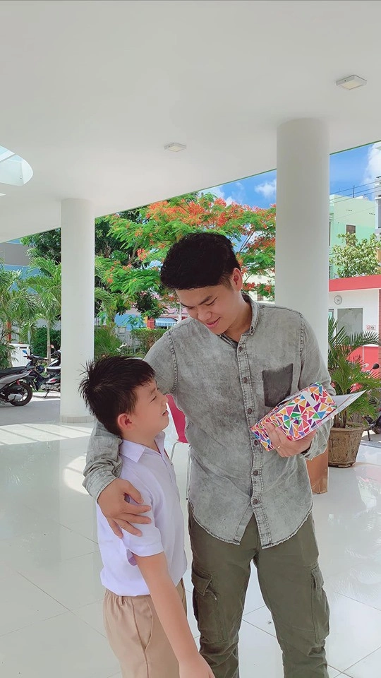 Cách xưng hô thân mật với bố dượng mẹ kế của nhóc tỳ sao việt kỳ lạ nhất là subeo - 1